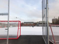 Isen er lagt på Voldsløkka, og banen kan tas i bruk. Foto: Kultur- og idrettsbygg Oslo KF