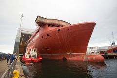 Skroget til verdens største plug-in hybrid skip på plass ved Ulstein Verft. Foto: Ulstein Verft