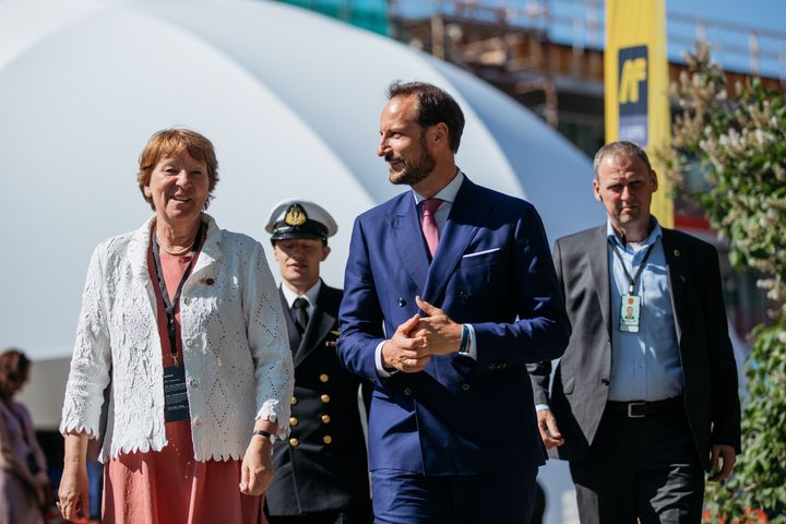 Kronprins Haakon og ordfører Marianne Borgen besøkte Entreprenørens marked 30. mai. Foto: AF Gruppen/Fredrik Myhre