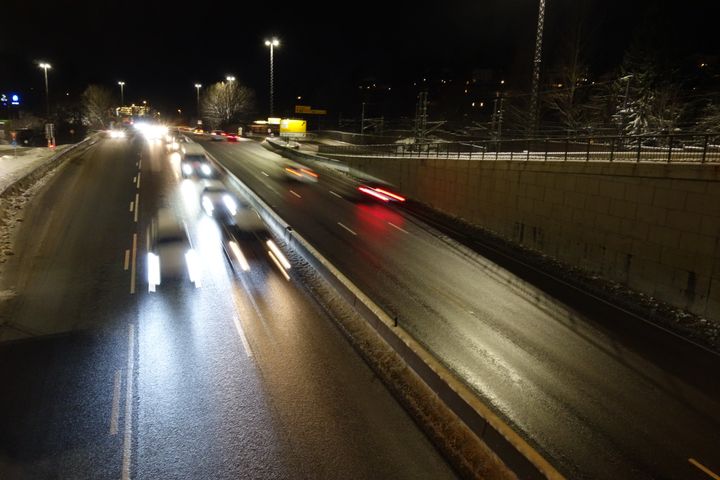 Rekkeviddehjelp på iskalde dager er et fenomen som har kommet til på norske veier de siste årene. Tidligere kunne du kjøre tom for diesel eller bensin, nå kjører du tom for strøm. (Foto: If)