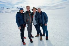 «Gutta på tur» anno 2017: Vegard Ulvang (f.v.), Bjørn Dæhlie, Arne Hjeltnes og Arne Brimi. Foto: Håvard Solem/TV 2