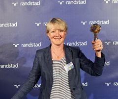 Kjellaug Tørstad fra NRK tok imot prisen for tredjeplass. Foto: CatchLight Fotostudio AS