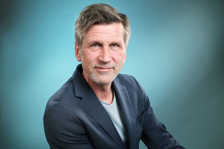 Håkon Haugsbø er programleder for den nye satsningen fra NRK P2, "Desse dagar" Foto: Ole Kaland/ NRK