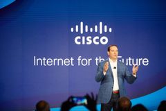 – Innovasjon krever fokuserte investeringer, det rette teamet og en kultur som verdsetter oppfinnsomhet og fantasi, sier Chuck Robbins, CEO i Cisco. Her fra gårsdagens lansering i San Francisco.
