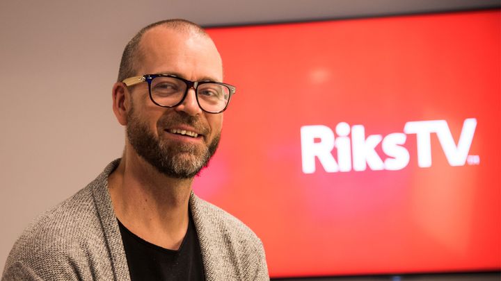 Kommersiell direktør i RiksTV, Ole André Skarbøvik, er ikke enig i at TV-bransjen synger på siste verset