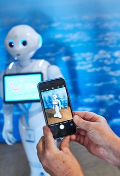 TUI Nordic ansetter sin første humanoide robot - Pepper 2E