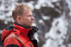 Thord Paulsen (42) er sjef for Falck-stasjonen i Odda, hvor han har et knippe bilbergere ansatt. For Thord betyr snø "money from the sky", og er det ikke snø ute blir det mye sprell inne. Foto: National Geographic Channel