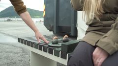 Ogoori skal lage møbler av plast som ble ryddet fra Hardangerfjorden. (Foto: Zpirit)
