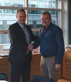 CEO AF Gruppen Morten Grongstad (left) and  CEO HMB Krister Karlsson