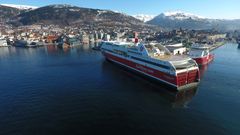 Julefeiring om bord: MS Bergensfjord ligger til kai i Bergen julaften og inviterer barnefamilier og enslige til julefeiring . Foto: Fjord Line