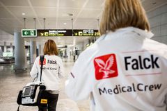 Hjemtransporter ledsaget av sykepleier eller lege økte med 15% første halvår i fjor, og antall ambulanseflytransporter økte med 60% i samme periode hos den norske reisealarmsentralen Falck Global Assistance.