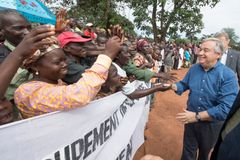 FNs generalsekretær på besøk i Den sentralafrikanske republikk. Dette bildet er fra Bangassou, 25. oktober. Foto: UN Photo / Eskinder Debebe