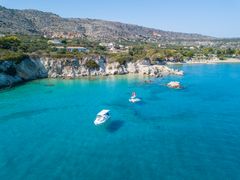 Prøv noe nytt i sommer, som SUP på Kreta