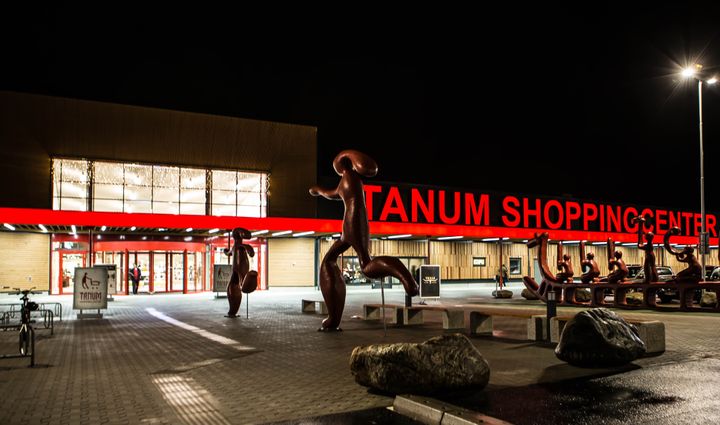 Det svenske kjøpesenteret Tanum Shoppingcenter har blitt kjøpt av Olav Thon Gruppen og Orvelin Gruppen.