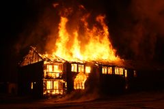 Brann som sprer seg i fasaden, kan få store konsekvenser for rømning og redning. Foto: Pixabay