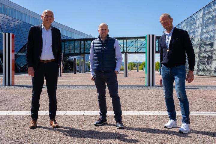 Fra venstre Otto Frøseth, investeringsdirektør i Investinor, Inge Hovd Gangås, investeringsdirektør i SINTEF Venture og Ove Fredheim, leder for bedriftsmarkedet i Telenor Norge.