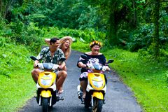 På oppdagelsesferd med moped på Rarotonga kan alt skje!