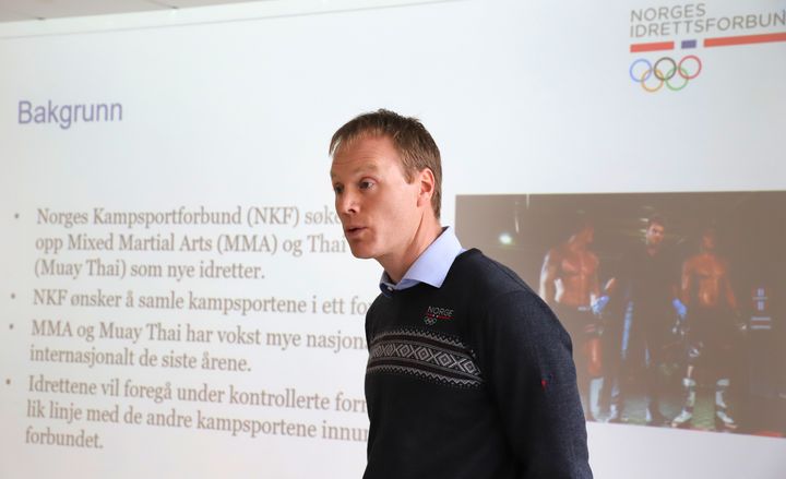 Kjartan Haugen fra Idrettsstyret orienterte om opptak av Thai og MMA under Åpen time i Idrettsstyret 5. april. Foto: Geir Owe Fredheim