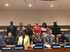 Ambassadørene fra Rwanda, Indonesia and Norge arrangerte forrige uke seminar om hvordan land som bidrar med tropper til FN-styrkene kan jobbe for en høyere andel kvinnelige soldater. Foto: Kristin Lunds twitter-konto.