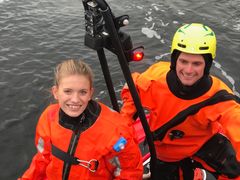 Marina Sariberget med redningsmann Johann Leandersson