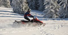 VIL SLÅ NED PÅ ULOVLIG KJØRING: Et flertall ønsker bedre kontroll av snøscooter og annen motorferdsel i natur.