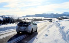 Nissan LEAF til fjells på godt norsk vinterføre.
