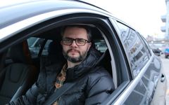 Nils Sødal synes bilkjøp er vanskeligere enn noensinne (Foto: NAF)