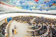 FNs menneskerettighetsråd møtes tre ganger i året, og har hovedkontor i Genève. Dette bildet er fra høynivåmøte i Menneskerettighetssalen, 27. februar 2017. Foto: UN Photo/Elma Okic