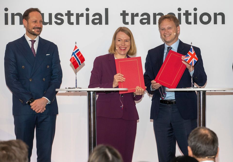 Crown Prince Haakon and Grant Shapps MP credit Tom Hansen Innovation Norway_cropped
