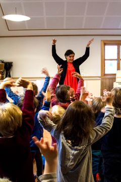 Sonia Loinsworth har spilt over 500 konserter i barnehagen. Foto: Hielke Gerritse
