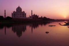 En fantastisk reise til India og Nepal er en av reisene på programmet. Her fra berømte Taj Mahal.
