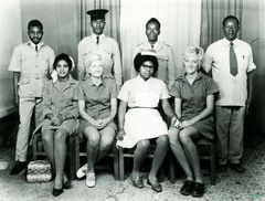 1973 Gunn Berit Olsen dro til Kenya som sykepleier. Hun og sykepleiekollega Astrid Furre, hadde ansvaret for den helsemessige delen i et større prosjekt i regi av Norad.