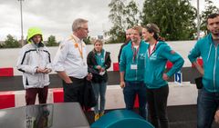 Lagmedlemmer fra NTNU sammen med Tor Arnesen, administrerende direktør i Norske Shell.