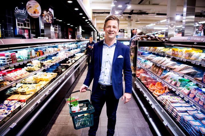 -Vi skal være best på økologi, og det er i våre butikker kundene plukker med seg flest økologiske varer, sier Daniel Kyrre Pedersen, kjededirektør i Coop Mega. Foto: Coop.