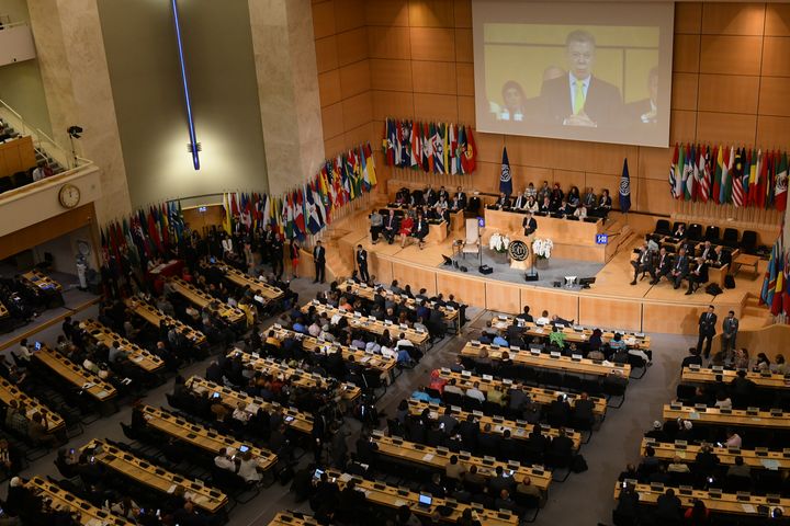 FNs arbeidskonferanse pågår denne uka. Her taler Colombias president Juan Manuel Santos Calderón til ILO-forsamlingen, 1. juni. Foto: ILO Photo / Crozet / Pouteau