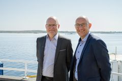 Roger Sørensen, administrerende direktør i Åkerblå Group. og Geir Fuglerud, administrerende direktør i Supply Chain & Product Assurance i DNV.