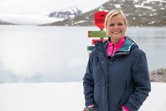 Programleder Ingrid Gjessing Linhave. Foto: Strix/NRK