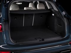 Bagasjerommet på Audi Q6 e-tron er på 526 liter, eller 1529 liter med nedfelte seter.
