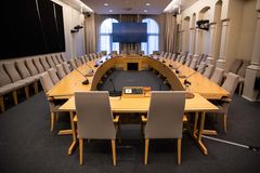 Kontroll- og konstitusjonskomiteen gjennomfører sin høring rundt Sannhets- og forsoningskommisjonens rapport i høringssal 1. Foto: Stortinget