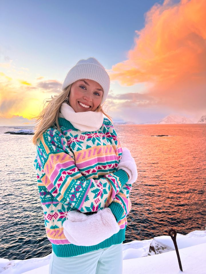 Årets Ingrid-genser kommer i et helt nytt mønster og design. Veil.pris 3499 NOK