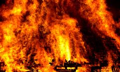 I nyttårshelgen er det mange branner. Uforsiktig omgang med fyrverkeri er blant brannårsakene, ifølge forsikringsselskapet If. (Foto: Pixabay/CC)