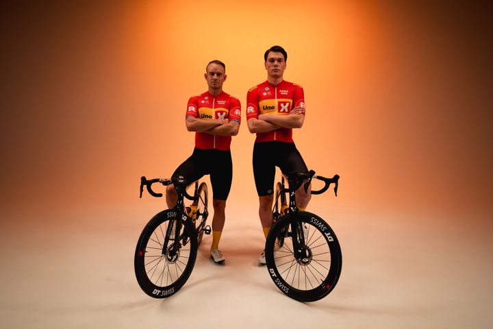 Alexander Kristoff og Søren Wærenskjold, cykelryttere på Uno-X Mobility holdet.