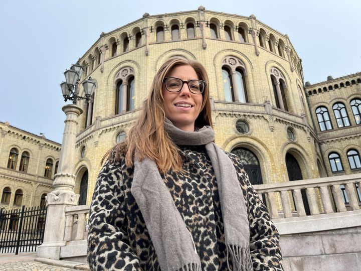 Tina Alvær er daglig leder i Optikerbransjen. Hun er glad for at velgere fra hele det politiske spekteret mener barn bør få støtte til synsundersøkelse og briller.