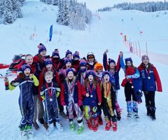 Arva sponser Bodø alpinklubbs skiskole for barn. (Foto: Stine Høidahl Lundbakk)