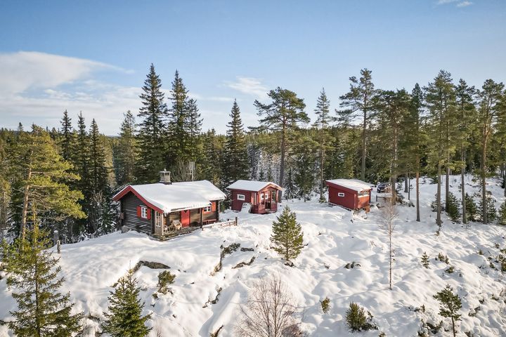 Søk litt utenfor de aller mest populære hytteområdene, så finner du rimeligere alternativer. Foto Notar Innlandet/Torben Wirkestad