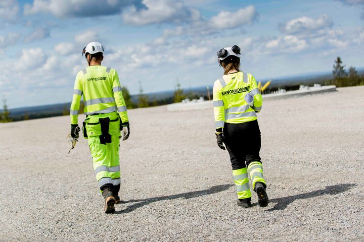 Kanonaden Entreprenad er tildelt oppdraget med å utføre bygge- og installasjonsarbeidet for to nye seriekompenseringsstasjoner for Svenska kraftnät.