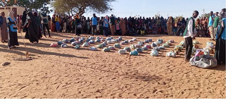 Distribusjon av NFIer (Non-food items) ved beredskapsrom (ERR) i Zam Zam IDP Camp i Nord-Darfur i desember 2023.