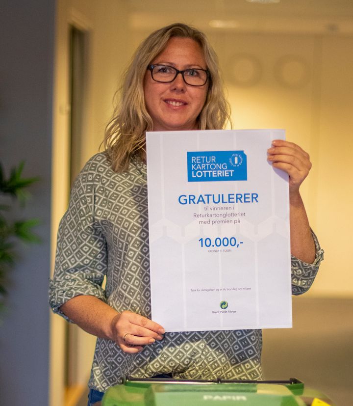 VANT 10.000 kroner: Åshild Haga vant 10.000 kroner i Returkartonglotteriet i år.