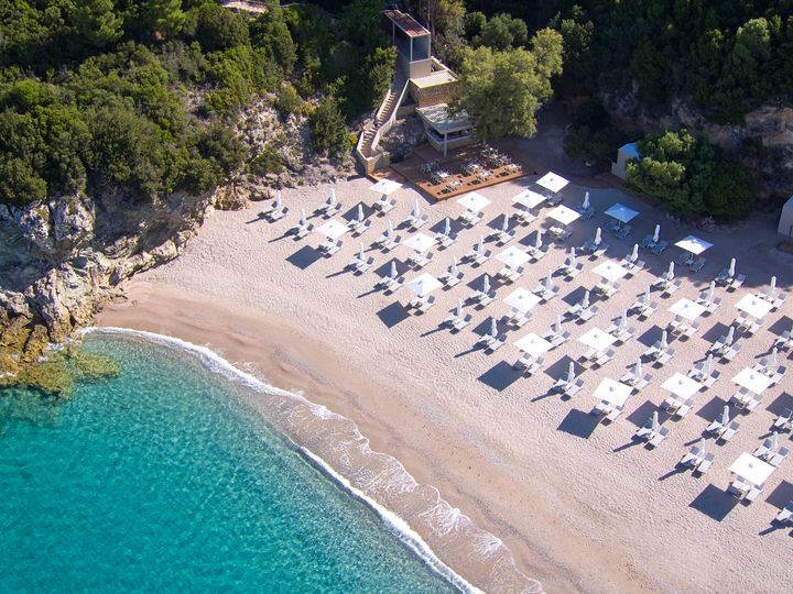 I sommer kan du oppleve feriebyen Perdika på det greske fastlandet!